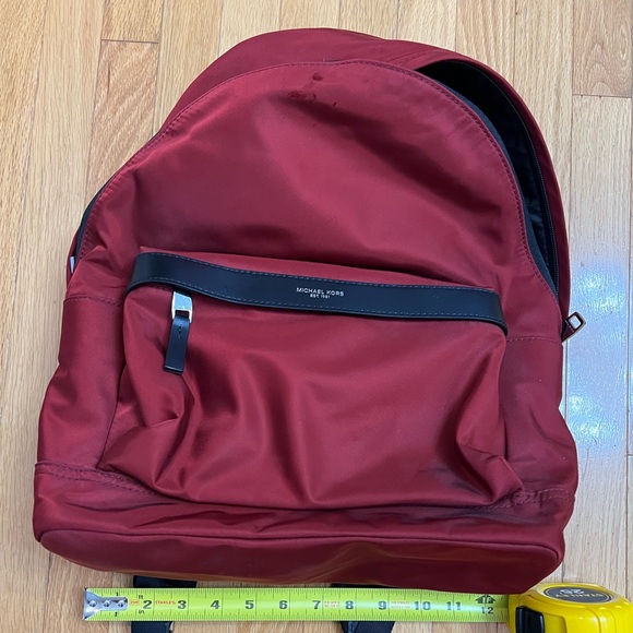 BRAND NEW, NEVER WORN. Michael Kors backpack - Picture 3 of 5